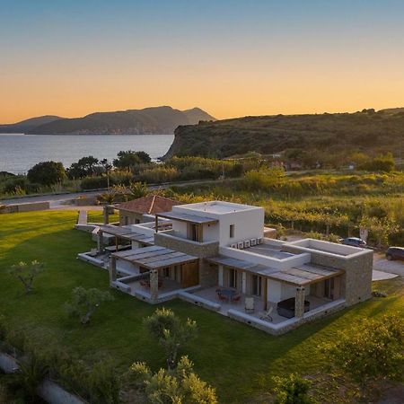 Quinta Essentia Suites Foiniki ภายนอก รูปภาพ