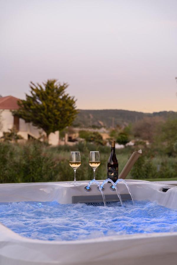 Quinta Essentia Suites Foiniki ภายนอก รูปภาพ