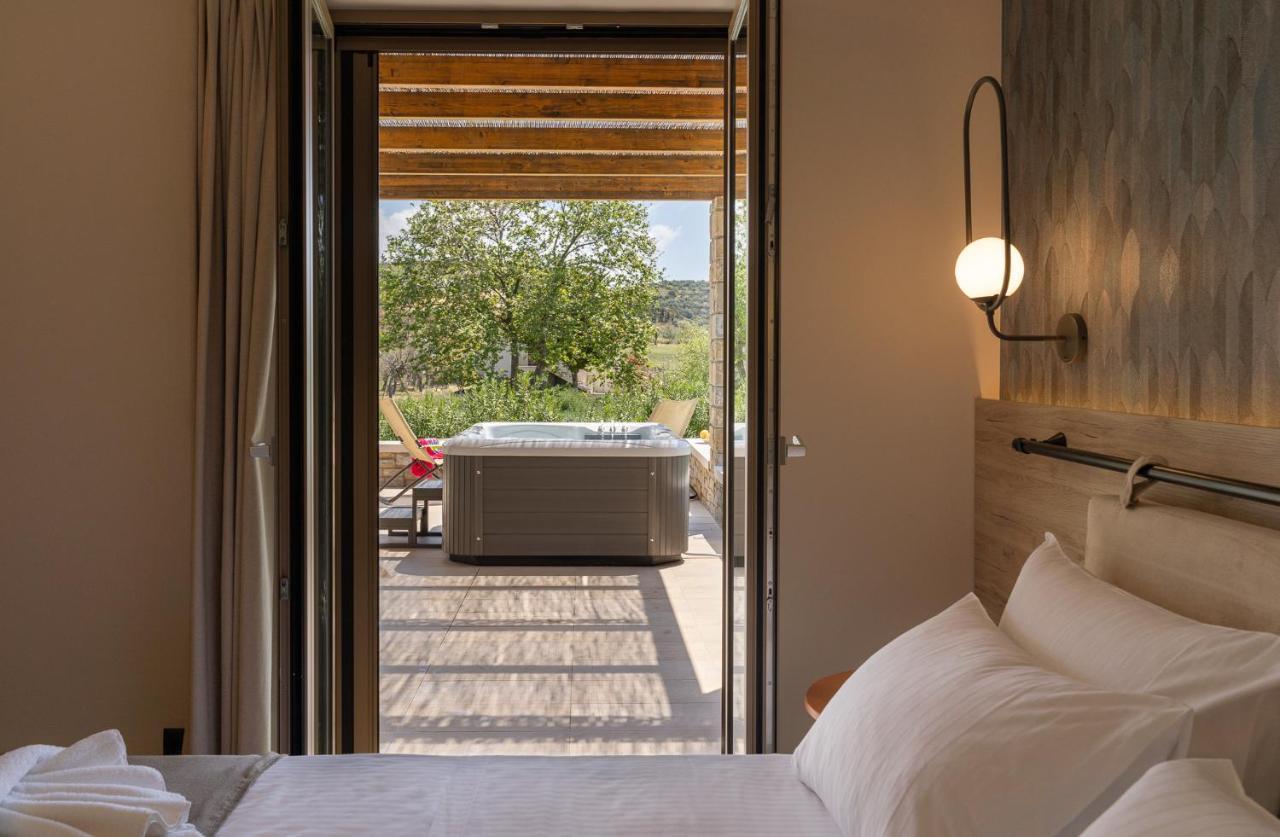Quinta Essentia Suites Foiniki ภายนอก รูปภาพ